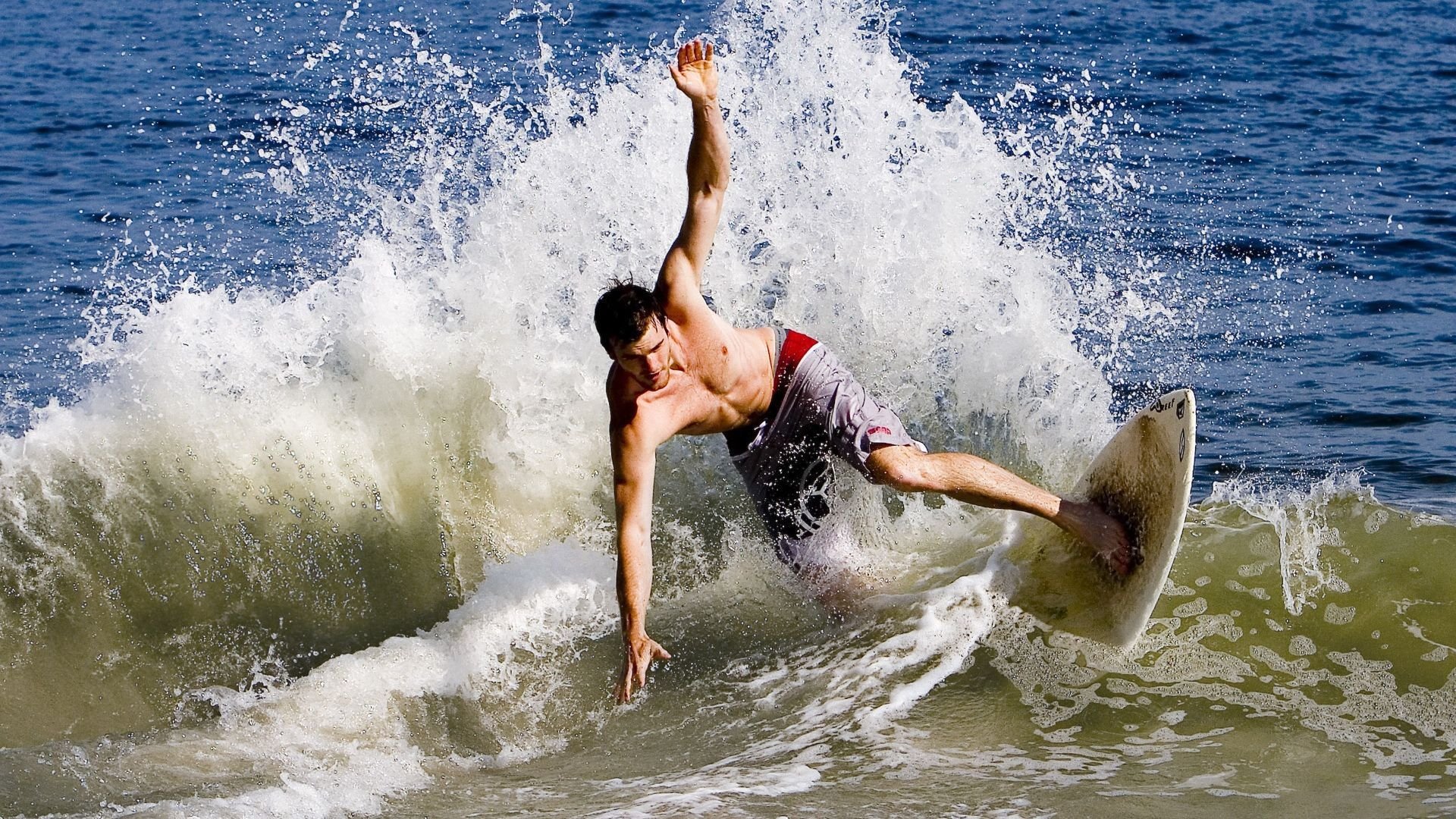 特色山地漂流挑战赛,冒险精神的极限演绎,山区漂流